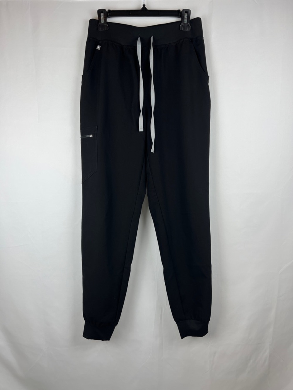 FIGS Women’s Black Zamora Jogger Scrub Pants- Size: Medium Tall‎
